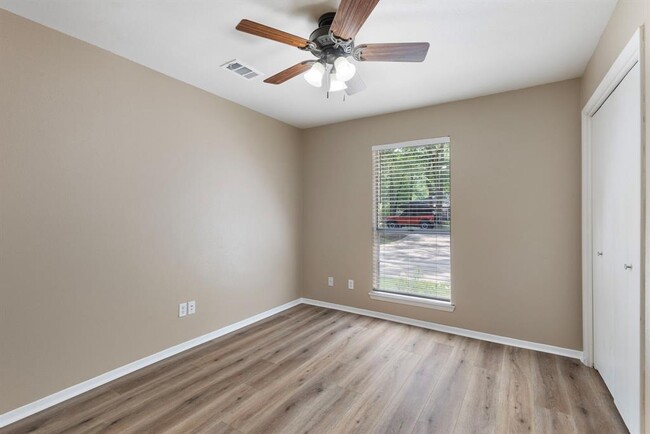 Building Photo - 78 Deerfoot Ct