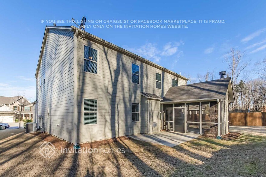 Building Photo - 5735 Aspen Dr