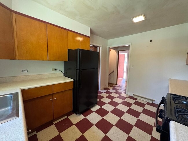 Building Photo - 473 Hapgood Pond Rd