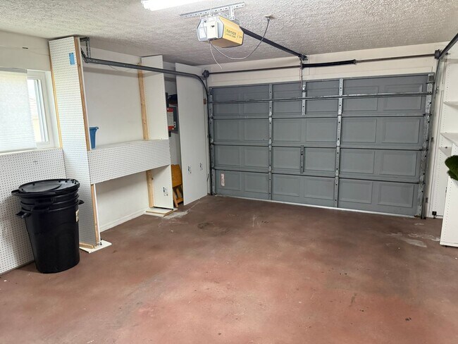 Building Photo - 11049 SE 174th Loop