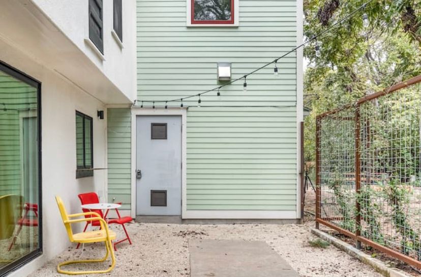 Building Photo - 609 W Mary St
