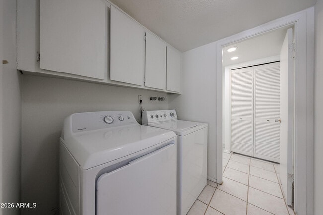 Building Photo - 4028 N Granite Reef Rd