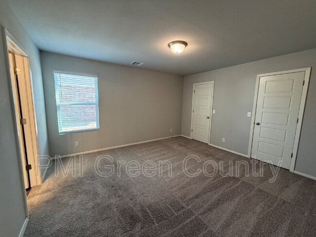 Building Photo - 8506 E 161st Pl S