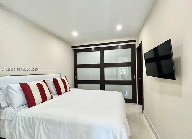 Building Photo - 900 Jefferson Ave