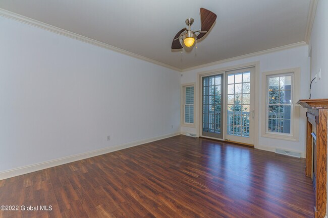 Building Photo - 502 Valley Pointe Dr