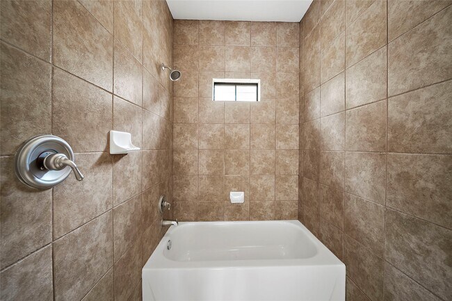 Building Photo - 202 McGowen St