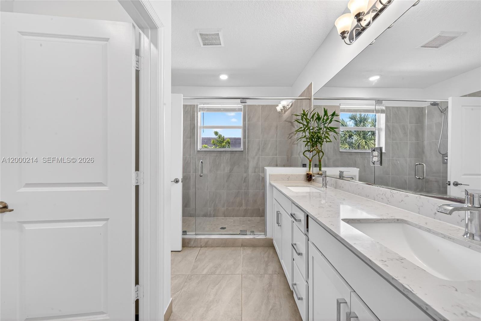 Building Photo - 4349 Veleiros Ave