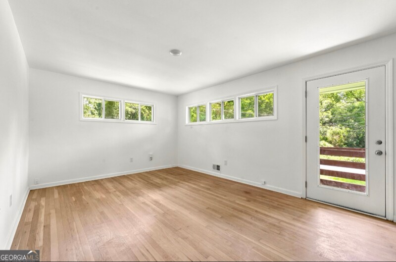 Building Photo - 2115 Nichols Ln