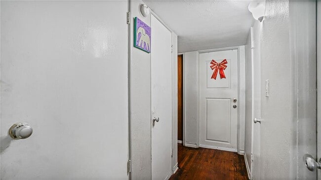 Building Photo - 5518 Riviera Dr