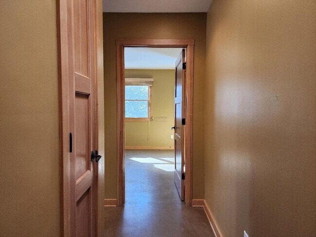 Building Photo - 11 Cll Belicia