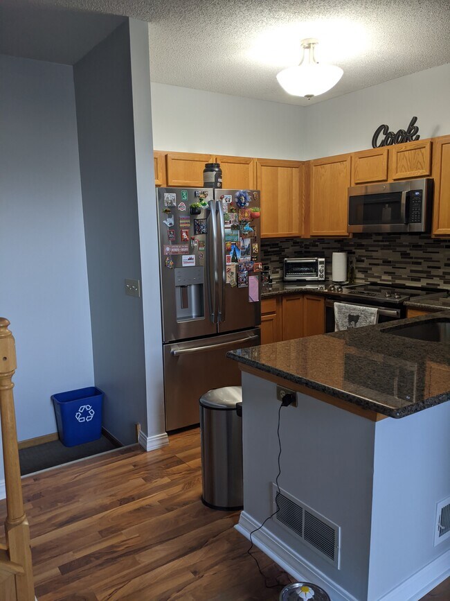 Kitchen - 679 Woodduck Dr