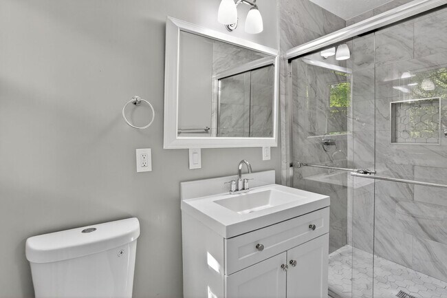 Building Photo - Modern Ranch Home - Excellent School District East Cobb