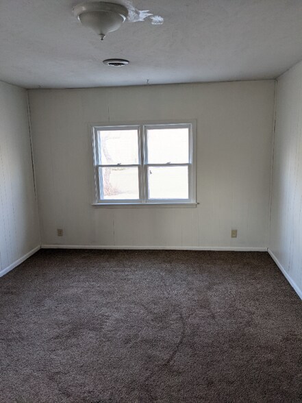 Building Photo - 860 Navaho Ave