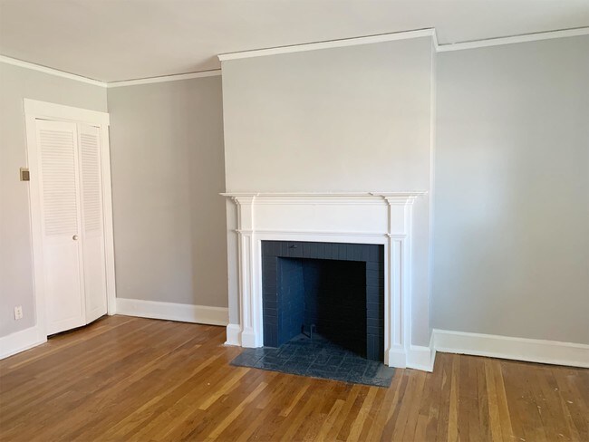 Building Photo - 3900 Oak St