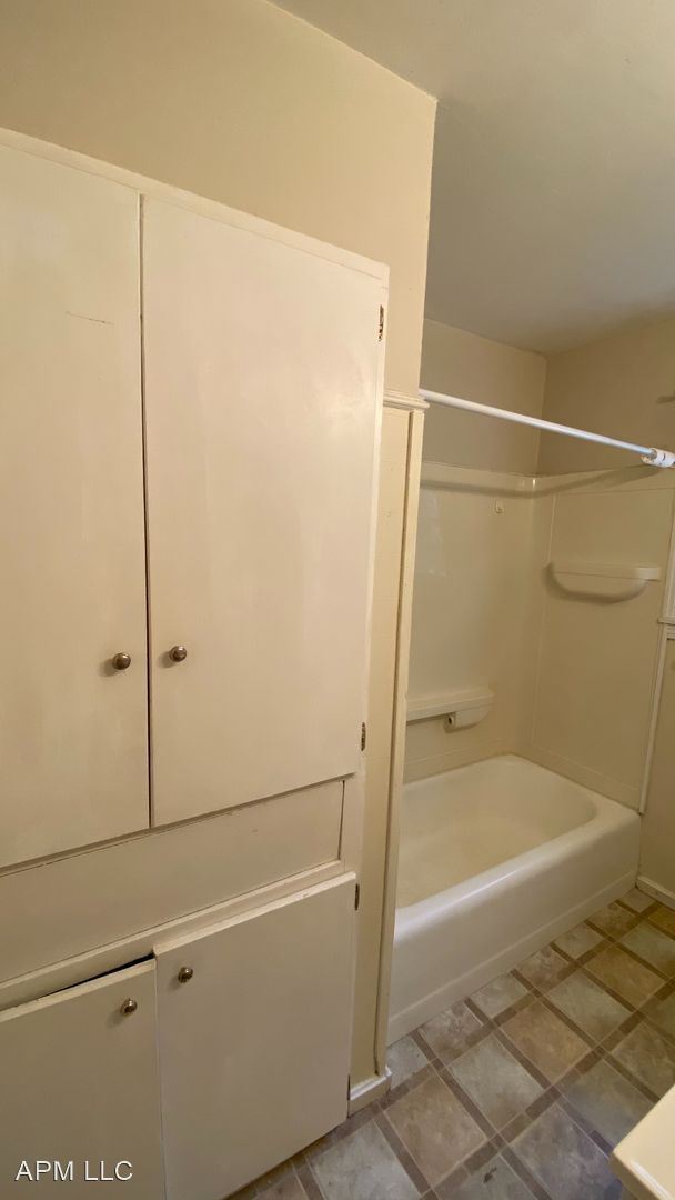 Building Photo - 2 br, 1 bath House - 317 Bayou Oaks Drive