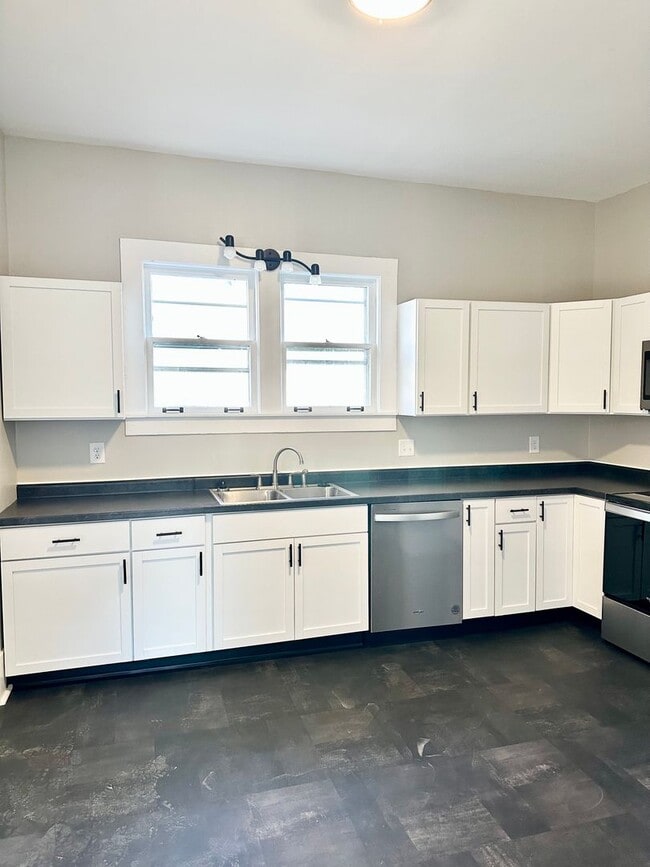 Building Photo - Updated 2-Bedroom Home with Modern Upgrade...