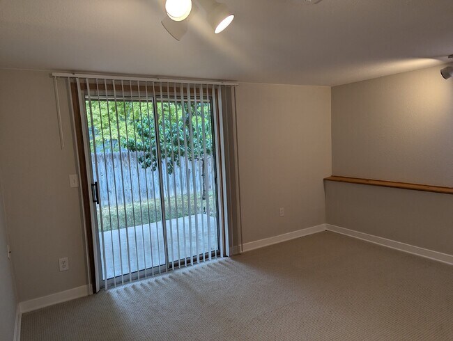 Building Photo - Fully Updated Littleton Home with Mountain...