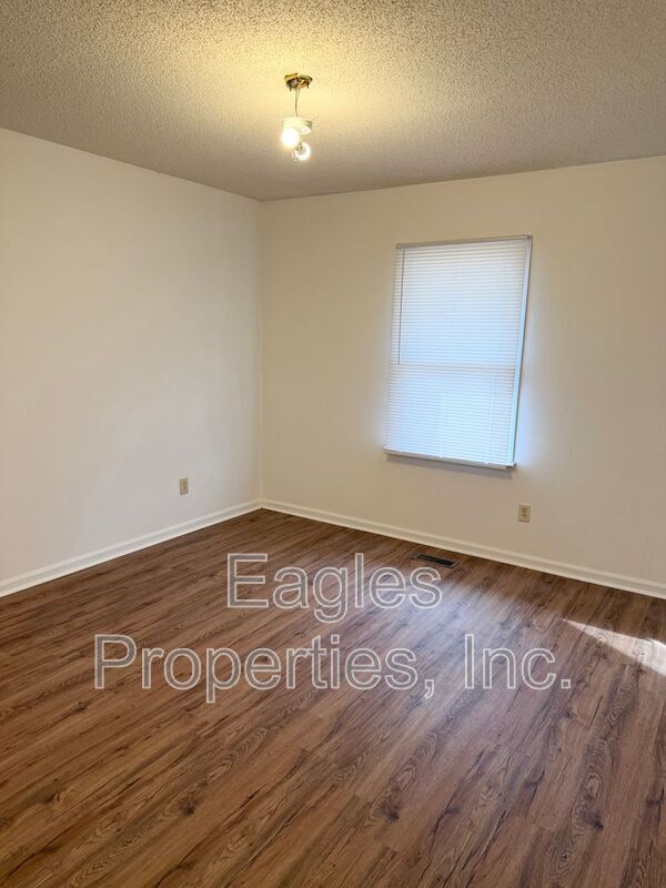 Building Photo - 1400 Clingman St