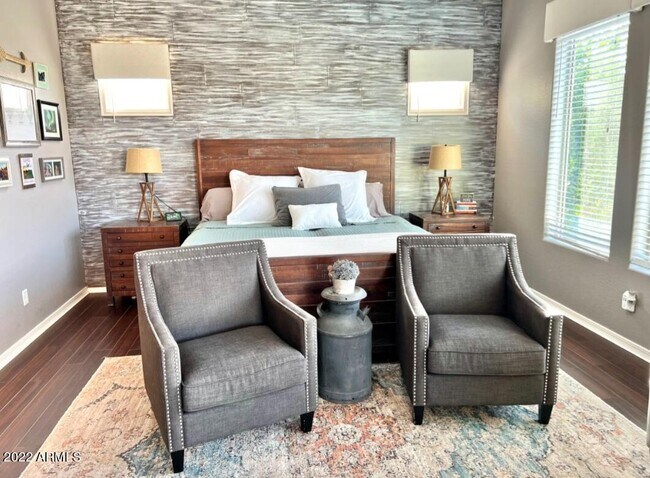 Building Photo - 19350 W Oregon Ave