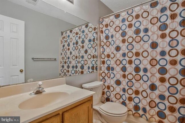 Building Photo - 4325 Lord Fairfax Ct