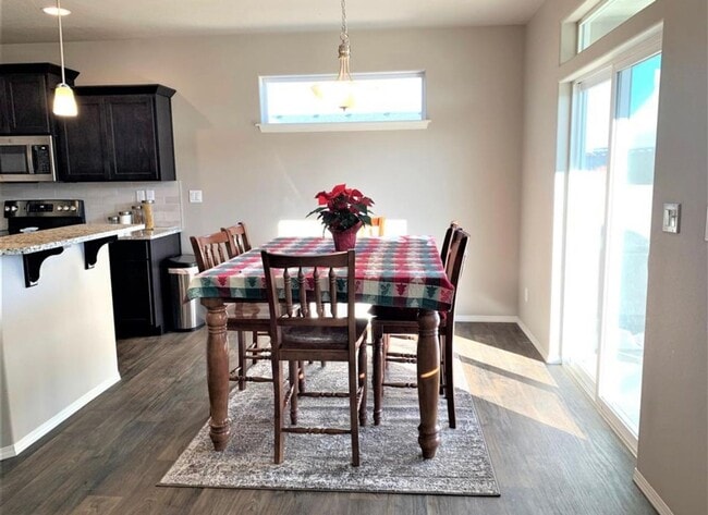 Building Photo - Newer Home in Kennewick, Great Location!