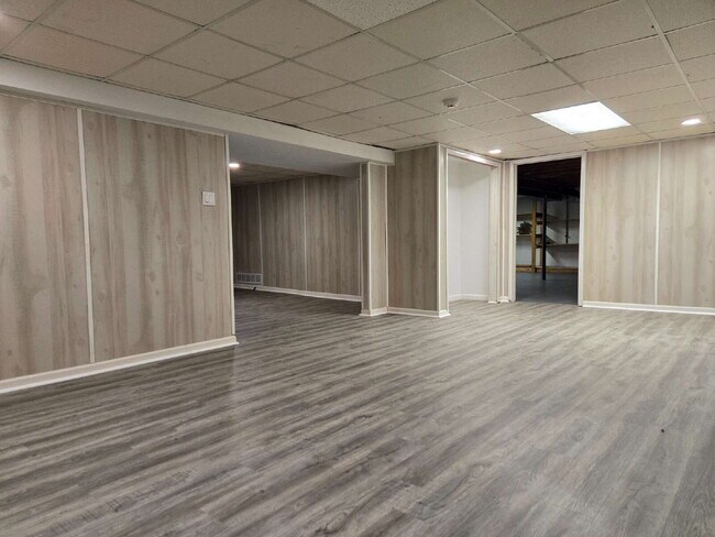 Building Photo - The Good Life — Over 2,200 Sq Ft with Finished Basement & Sunroom