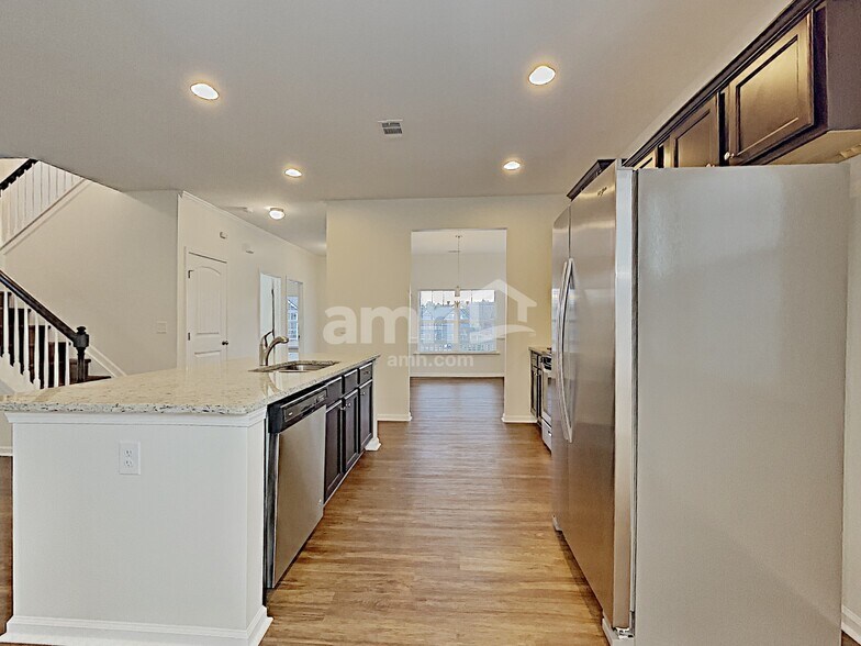 Building Photo - 323 Stoney Hollow Rd