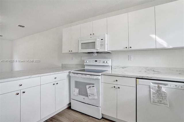 Building Photo - 58 SW 3rd Ct