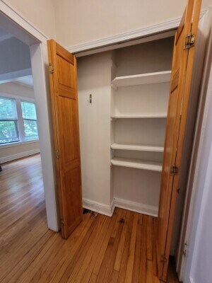 Building Photo - 916 Reba Pl