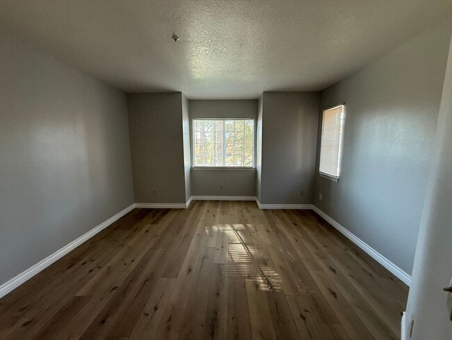 Building Photo - Jess Ranch- Brookhollow Condo, 55+ Communi...