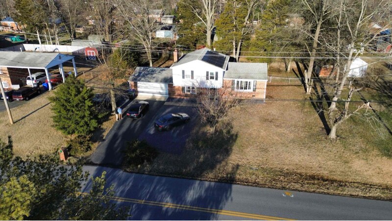 Primary Photo - 12702 Country Ln