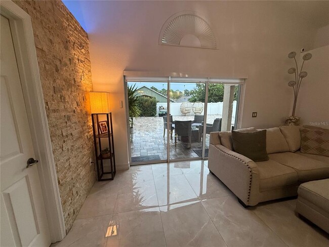 Building Photo - 314 Regency St