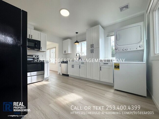 Building Photo - 8420 S Tacoma Way