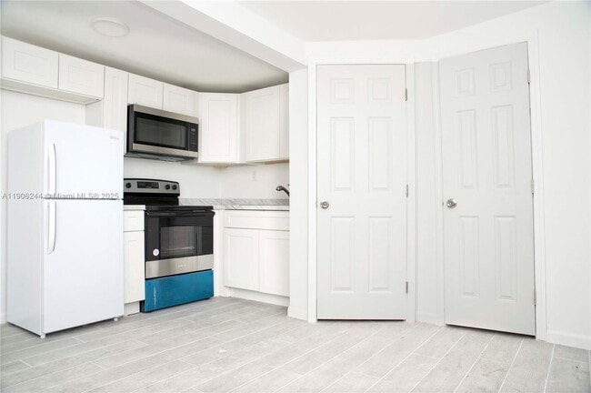 Building Photo - 1323 N Federal Hwy