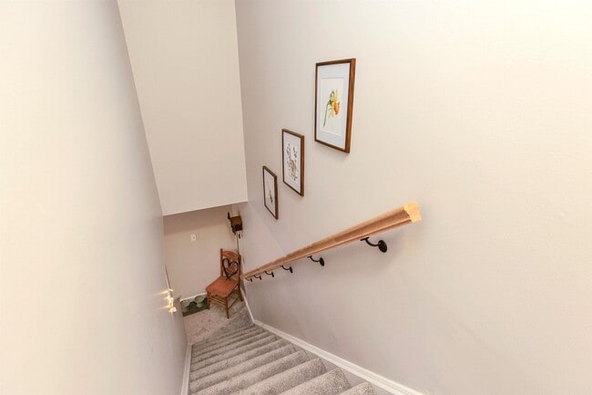 Building Photo - 147 Beech St