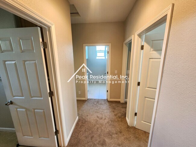 Building Photo - Spacious Stockton 5bd/3ba back up to Elkhorn Golf Club