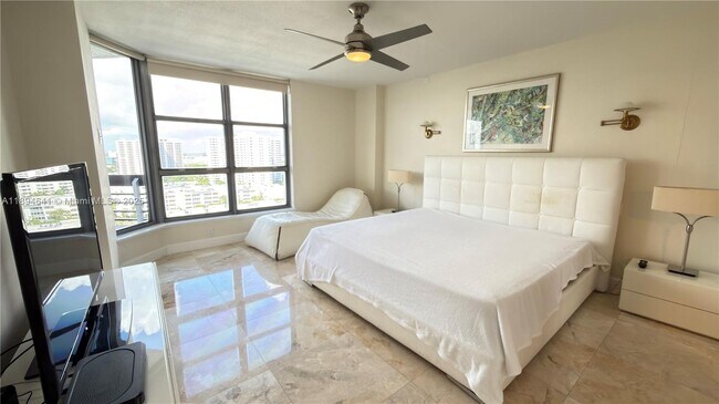 Building Photo - 3530 Mystic Pointe Dr