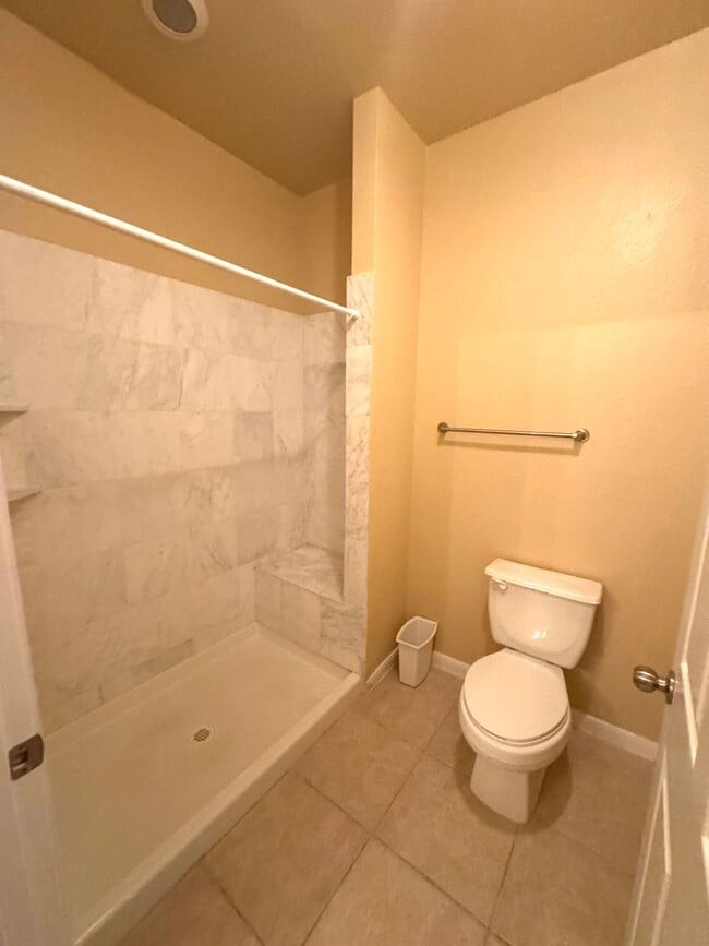 Building Photo - GREAT LOCATION NEAR MEDICAL & USAA | 3 BED...