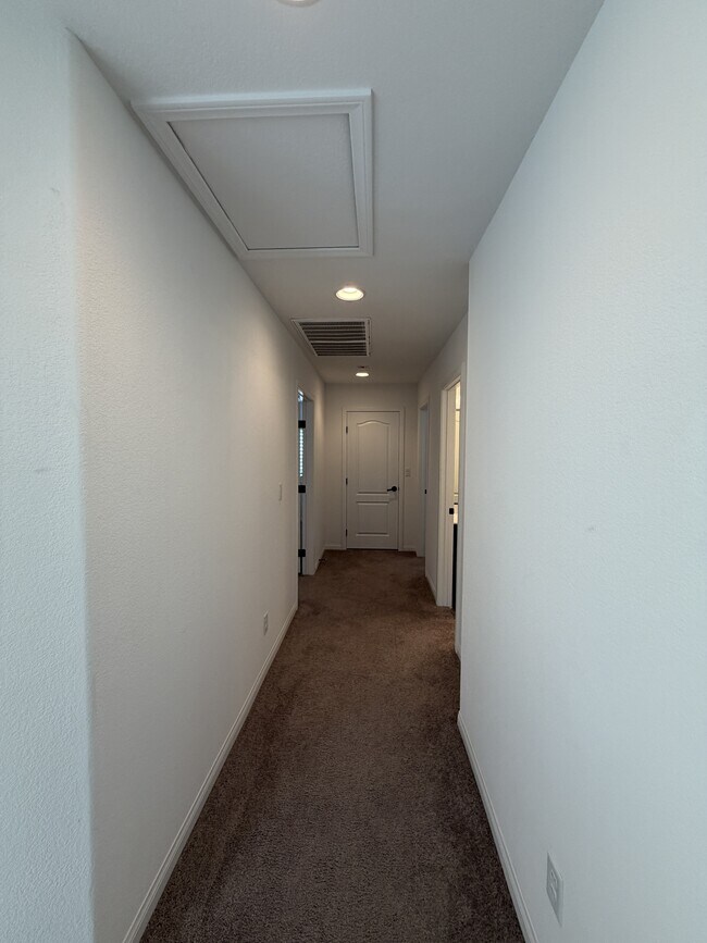 Building Photo - 7008 W Steele Canyon St