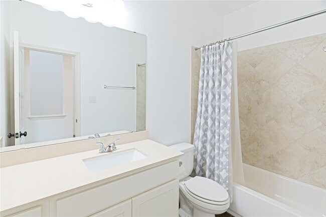 Building Photo - 125 Saturnia Dr