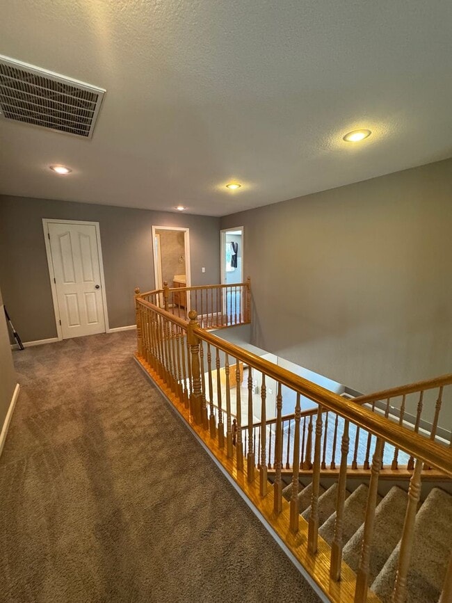 Building Photo - Spacious Two Story Home For Rent with all ...
