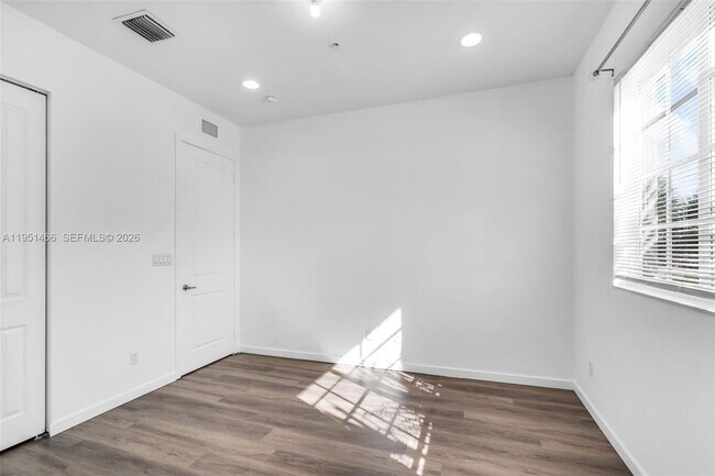 Building Photo - 2735 SW 81st Terrace