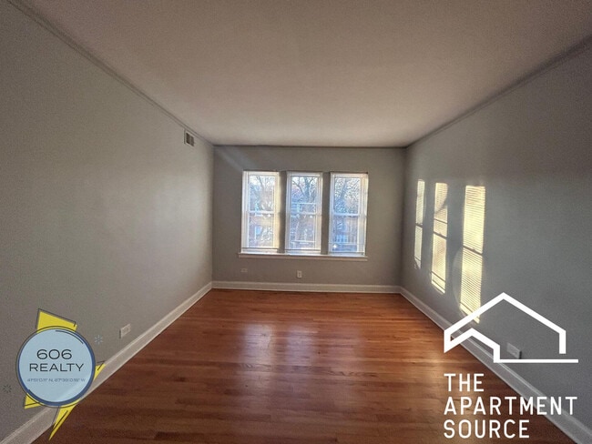 Building Photo - 2004 W Jarvis Ave