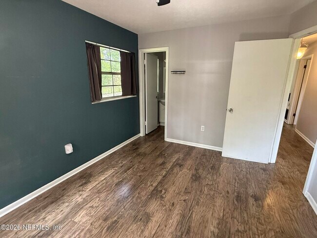Building Photo - 7451 Crill Ave
