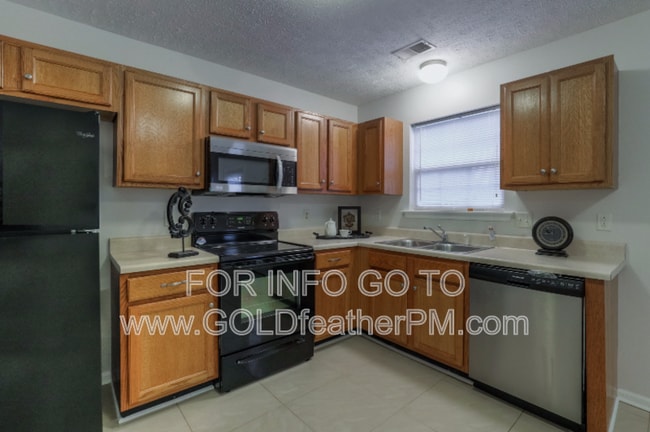 Building Photo - 1363 Benley St