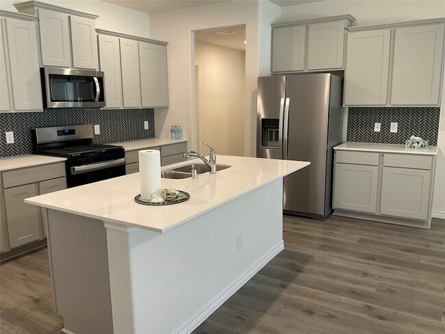 Building Photo - 6021 Tudor Pl