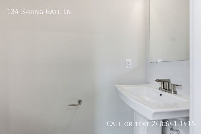 Building Photo - 134 Spring Gate Ln