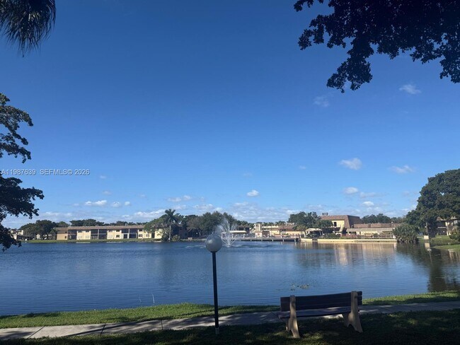 Building Photo - 516 Briarwood Cir