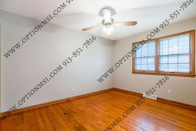 Building Photo - Close to downtown OP!!! Includes Water, El...