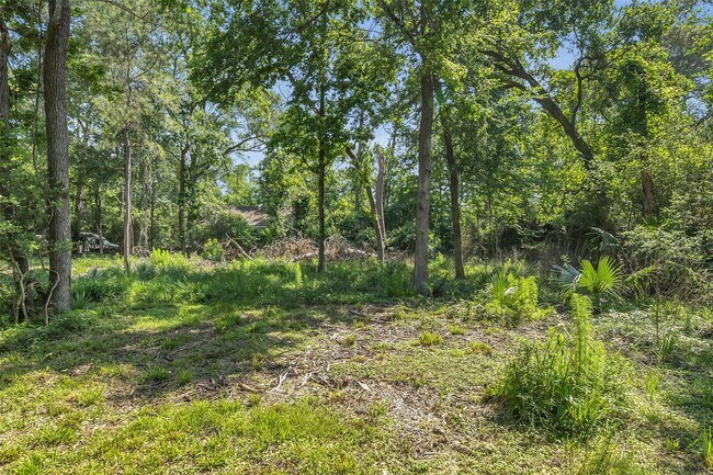 Building Photo - 44 Lake Forest Cir